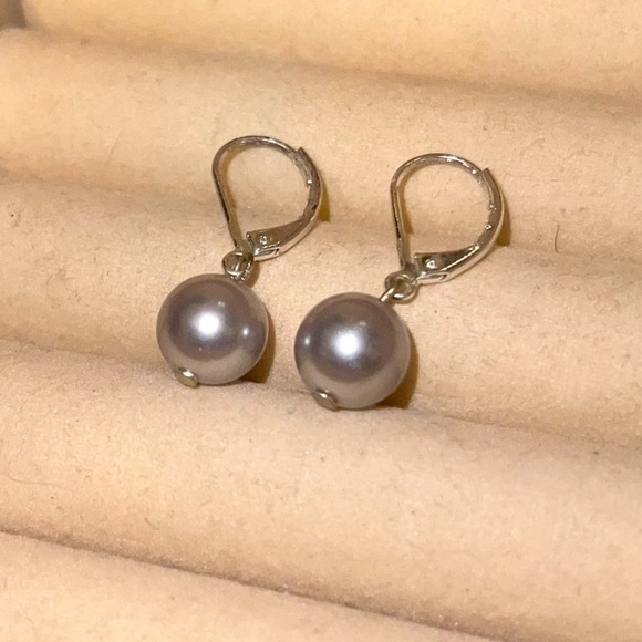 Vintage Silver Tone Gray Faux Pearl Leverback Earrings - Picture 2 of 7